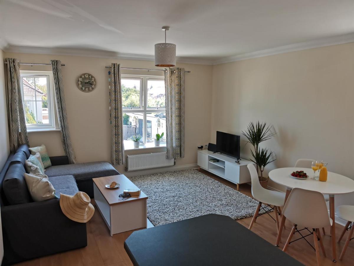 Poseidon Friends Apartment บอร์นมัธ ภายนอก รูปภาพ